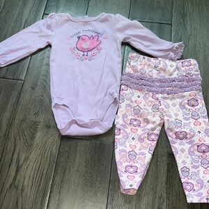 Vitamins baby girl Long sleeve onesie, with matching ruffled bottom leggings